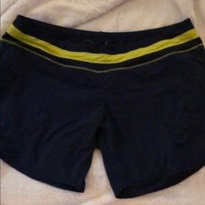 Oiselle XL Long Roga athletic shorts